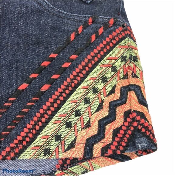BDG Dark Wash Jean Shorts with‎ Embroidery 26 - Picture 2 of 9